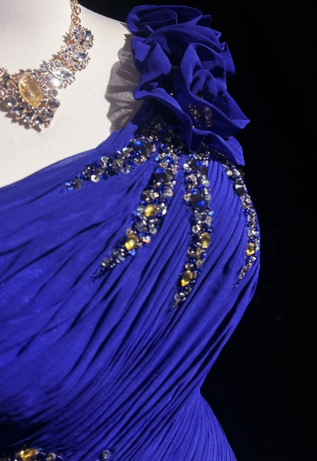 Robes de Bal Vintage Sirène Asymétrique Bleu Royal Mousseline de Soie avec Perles Fleurs 3D Robe Longue de Soirée N2458