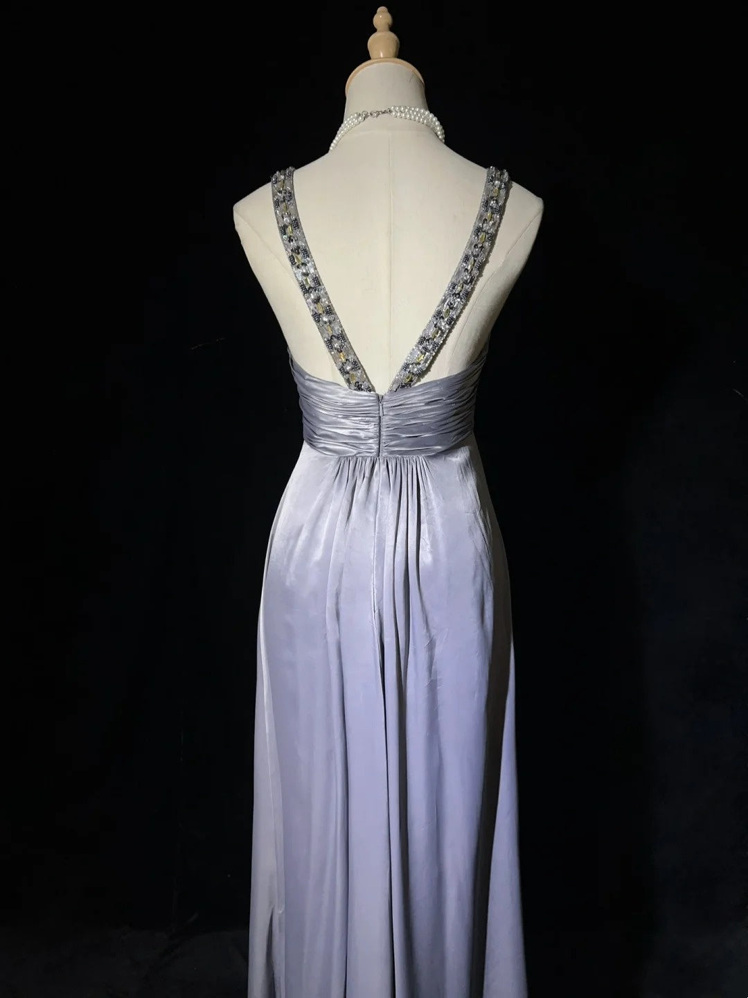 Inspiration für Vintage-Ballkleider A-Linie Neckholder Grau Lang 1990er mit goldener Perlenstickerei Abendkleider N3326