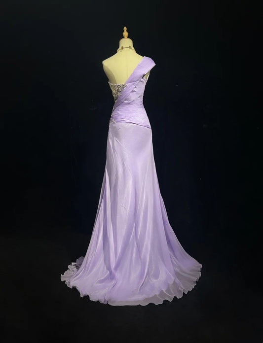 Elegantes A-Linien-Kleid aus lila Chiffon mit einem Ärmel und silberfarbenem Perlen-Oberteil, langes Ballkleid N2725
