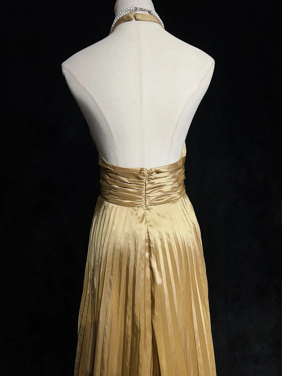 Robes de bal vintage des années 1960, coupe trapèze, dos nu, satin doré longueur thé avec robe de bal plissée N3123