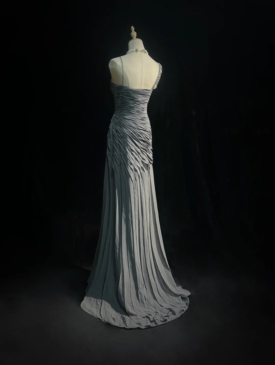 Einfache Ballkleider Meerjungfrau Spaghetti-Träger Grau Chiffon Bodenlang Rüschen Formelles Abendkleid N3685