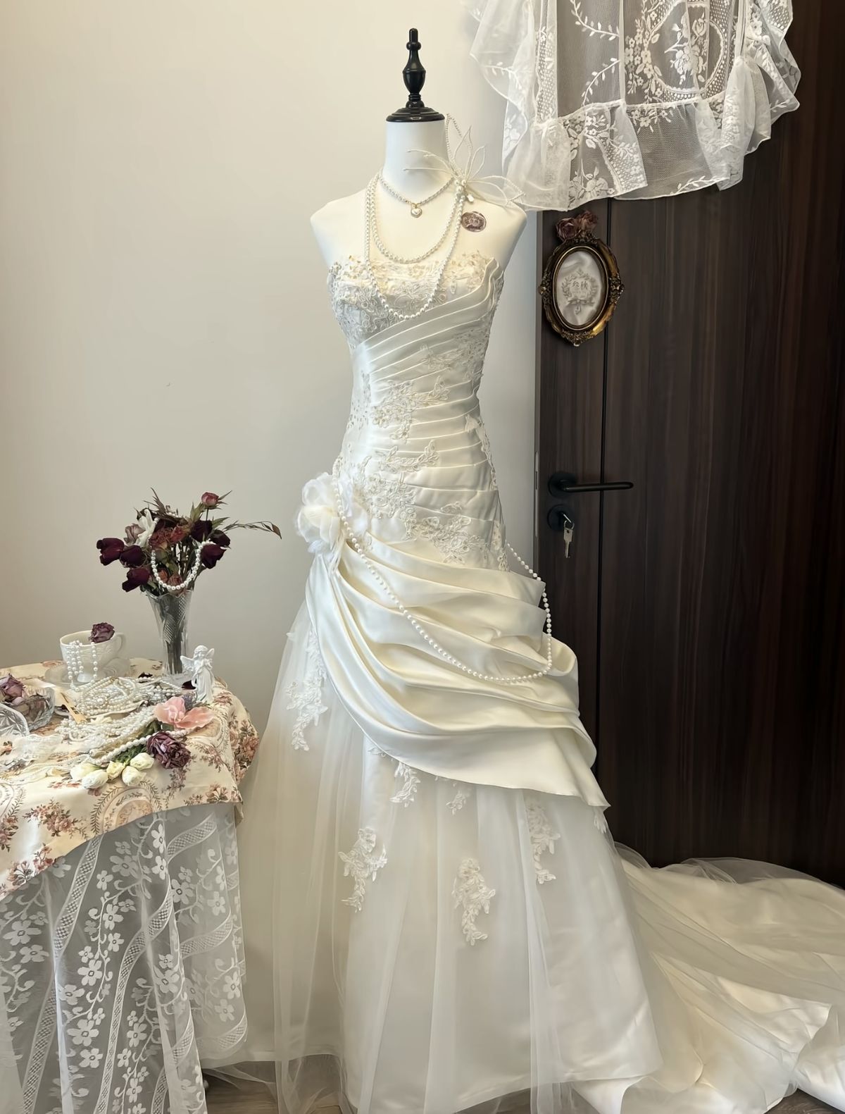 Robe de mariée longue sirène sans bretelles, en tulle blanc plissé orné de fleurs, pour femme charmante (AB1488)