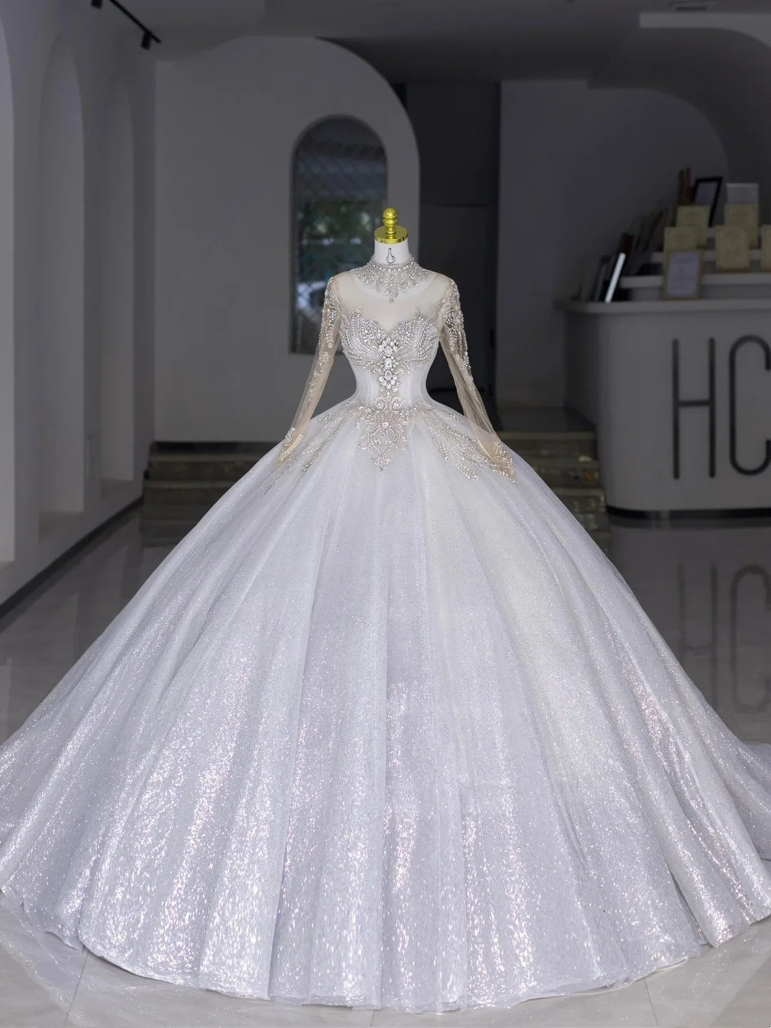 Sparkly Wedding Dresses Ball Gown High Neck Sequined White Long Brides Dress Bridal Gown N2938