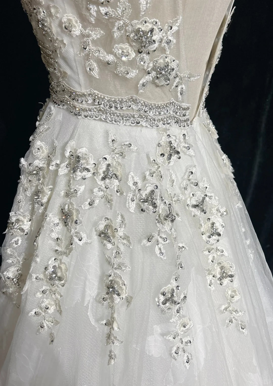 Robes de bal modestes trapèze col en V tulle blanc dentelle sans manches longues tenues de soirée formelles N3618