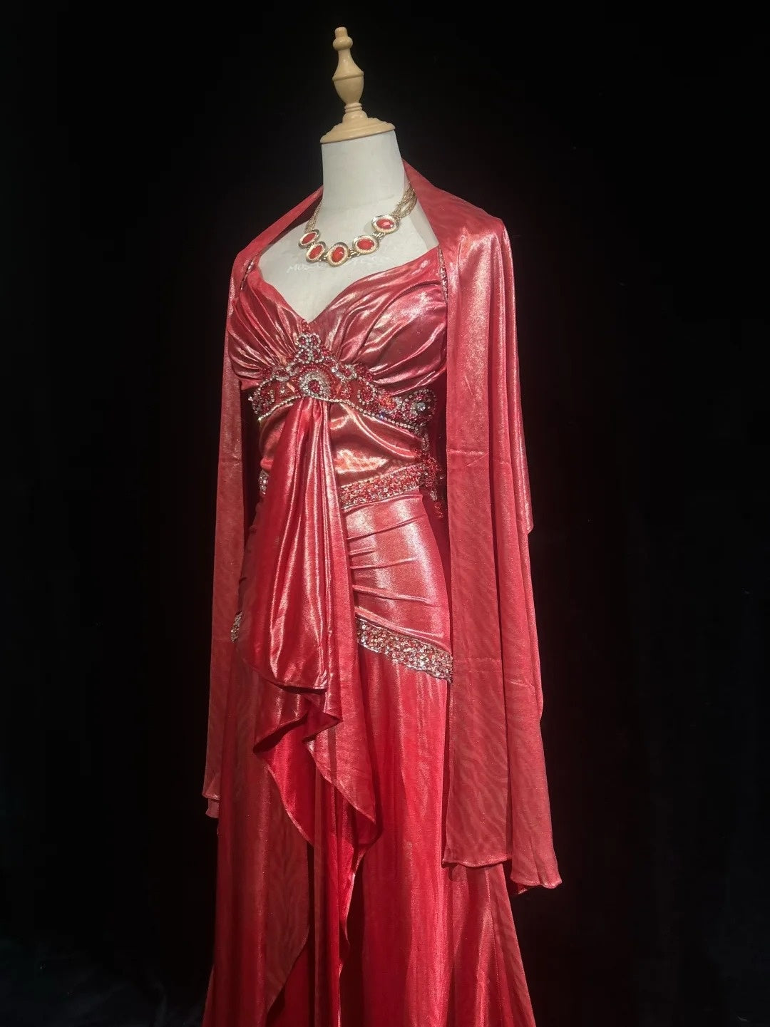 Élégante Robe de soirée longue corail à bretelles, coupe trapèze, perlée, plissée, sans manches, avec cape, Robes de bal N2448