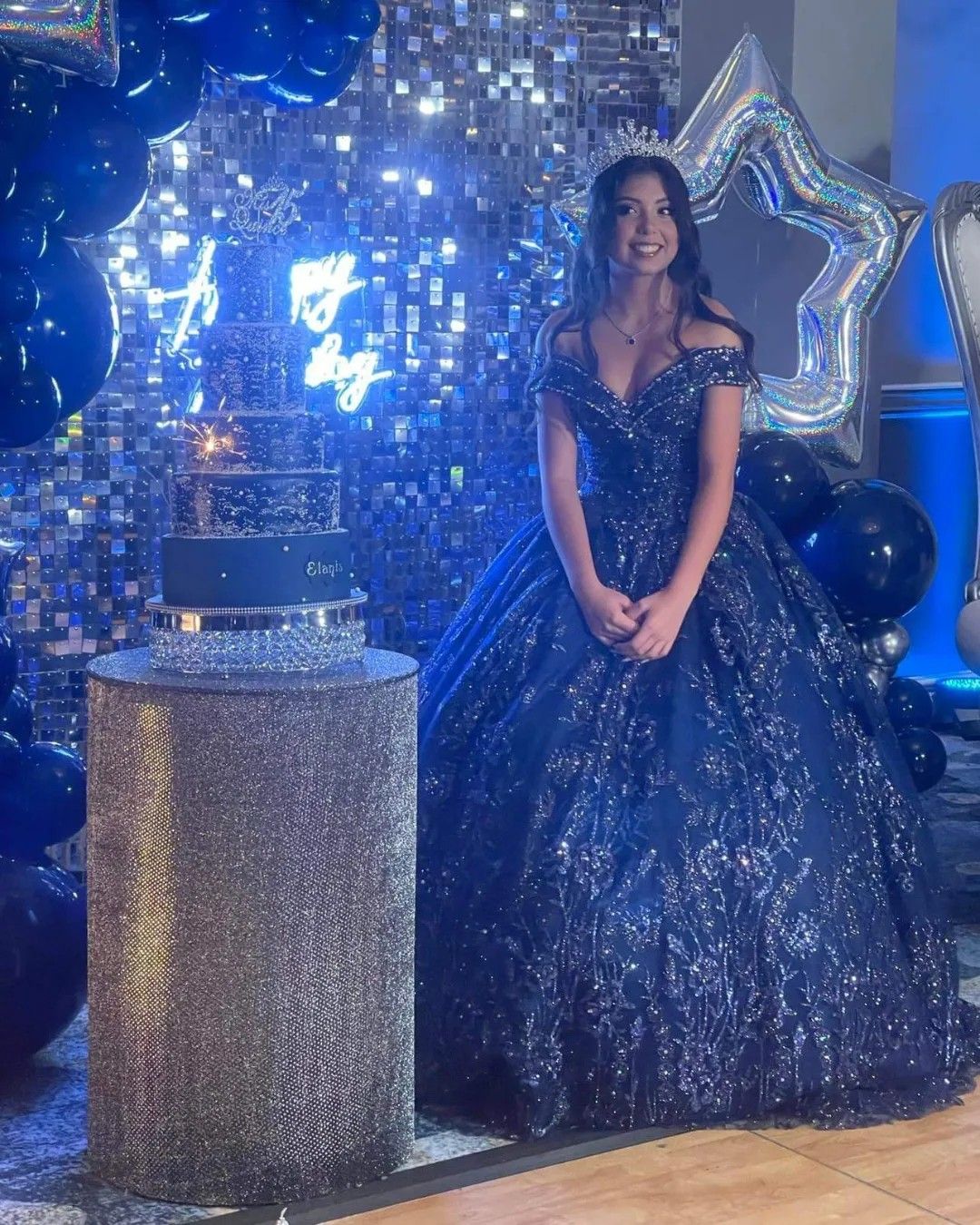 Robe de bal bleu marine à épaules dénudées, robe de quinceañera en dentelle, robe de luxe pour anniversaire (15-16 ans), AB1723