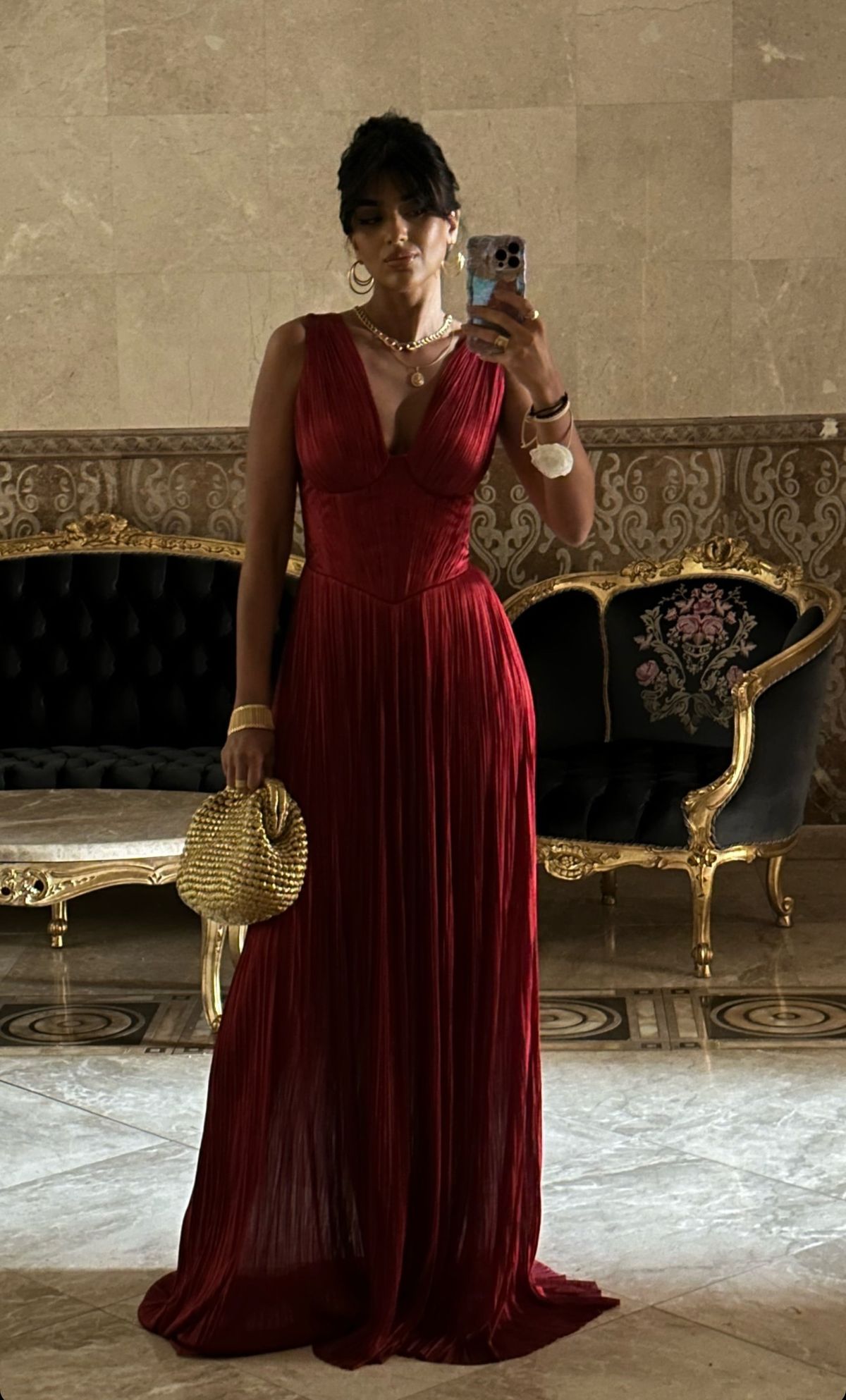 Robe de soirée longue chic en mousseline bordeaux plissée, col V, coupe trapèze, sans manches, AB1876