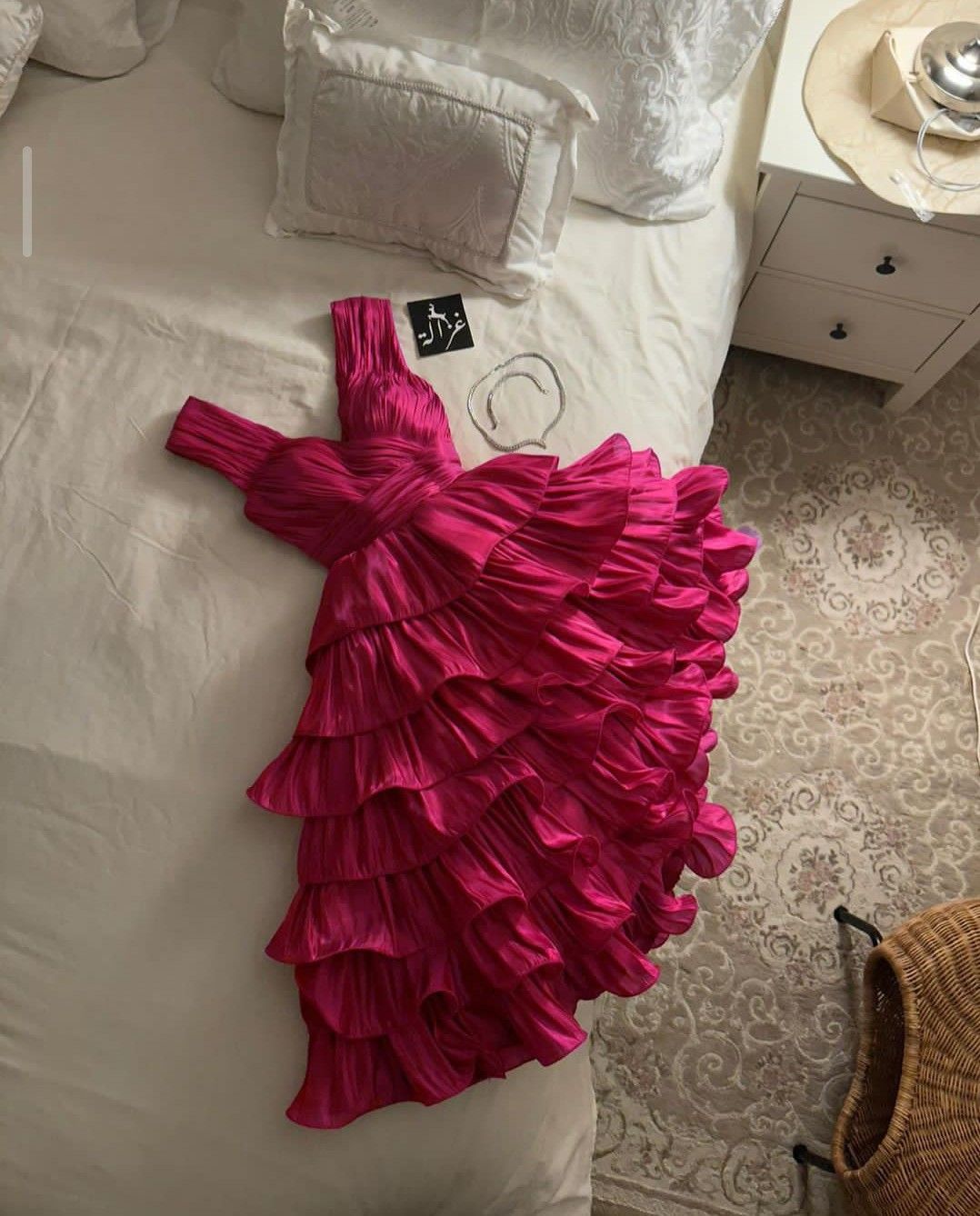 Élégante Robe de Bal Col en V Rose Vif Longueur Genou Idées de Robes Hoco Robes de Bal RB4190