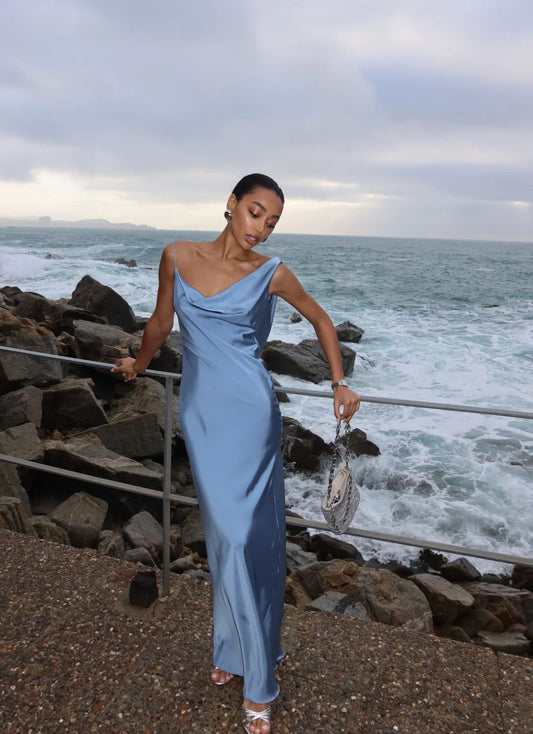 Robes de soirée longues en satin bleu dos nu fourreau simple N2495