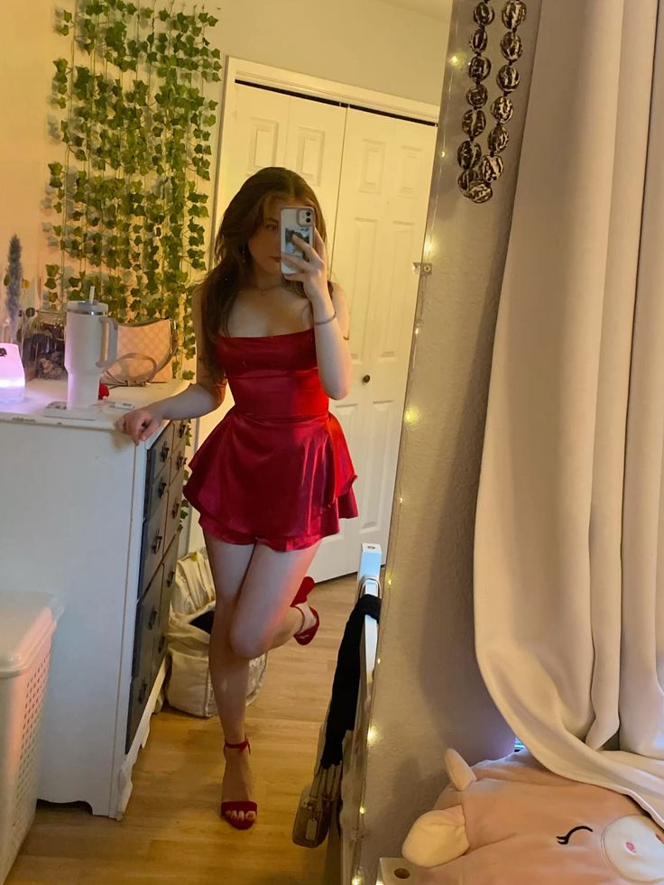 Minimalist A line Spaghetti Strap Red Satin Sleeveless Semi-formal 9th Graduation Short Inspo Homecoming Dresses RB4534