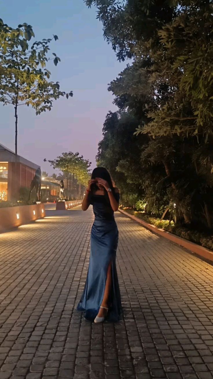 Sexy Meerjungfrauen-Abendkleid aus blauem Satin mit schulterfreiem Ausschnitt für Teenager, festliches Kleid, Party-Outfit, Ballkleid AB1039