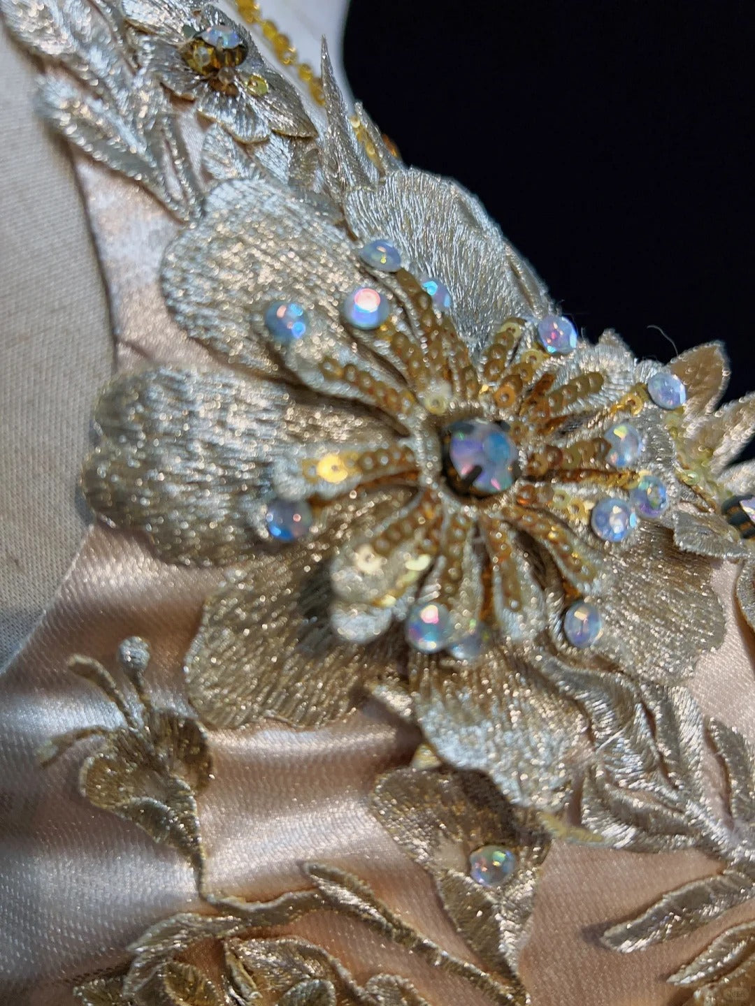 Inspiration Robes de bal vintage Sirène Asymétrique Tulle Or Années 90 avec appliques Robes de soirée N3343