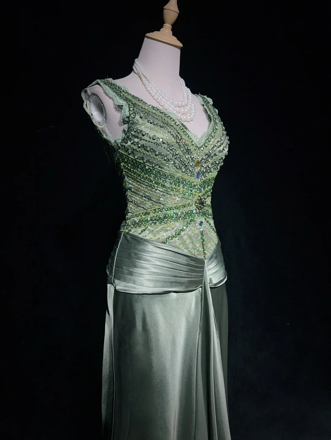 Robes de bal vintage sirène col en V sauge vert sans manches satin avec perles robe de soirée longue des années 1980 N2865