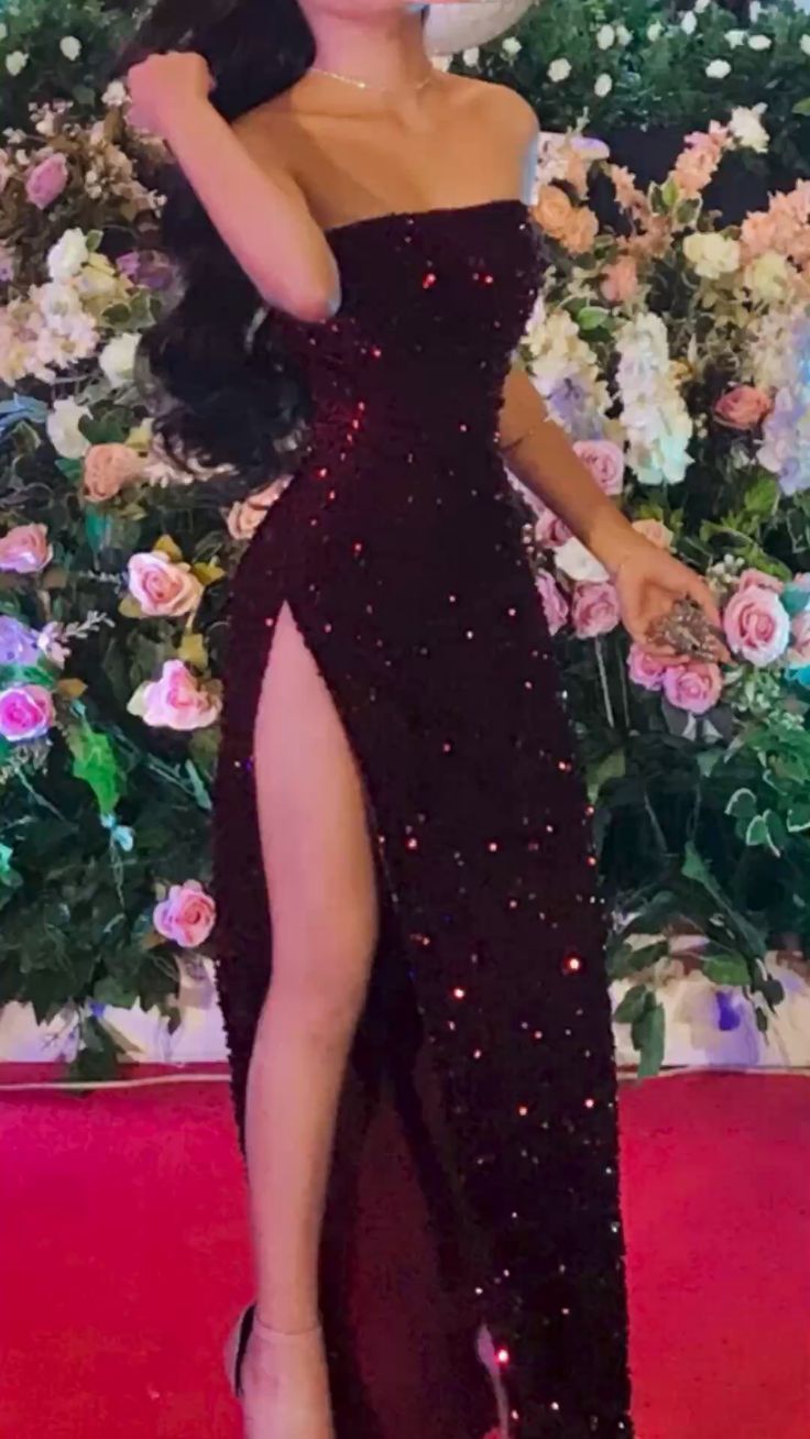 Eklektisches Meerjungfrauen-Trägerloses burgunderrotes Pailletten-Schlitz-Baddie-Kreuzfahrtschiff Formeller Abend Party Kleider Lange Geburtstag Outfit RB3817