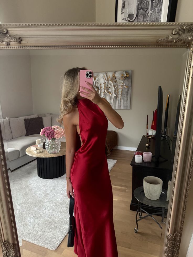 Robe de soirée longue sirène sexy bordeaux en satin à col montant N2691
