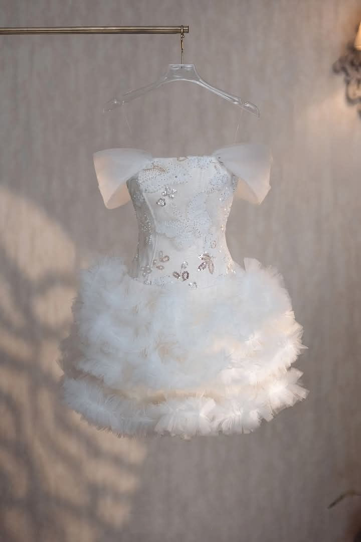 Zeitloses Ballkleid Schulterfrei Weißer Tüll Kurz mit Perlen Abschlussball Kleider Hoco Outfit Homecoming Kleider RB4443