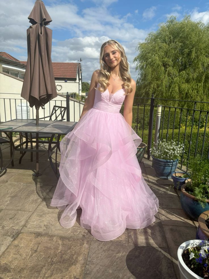 Ballkleid in Hellrosa, mehrlagig aus Tüll – Atemberaubendes Abiballkleid, Geburtstagskleid AB935