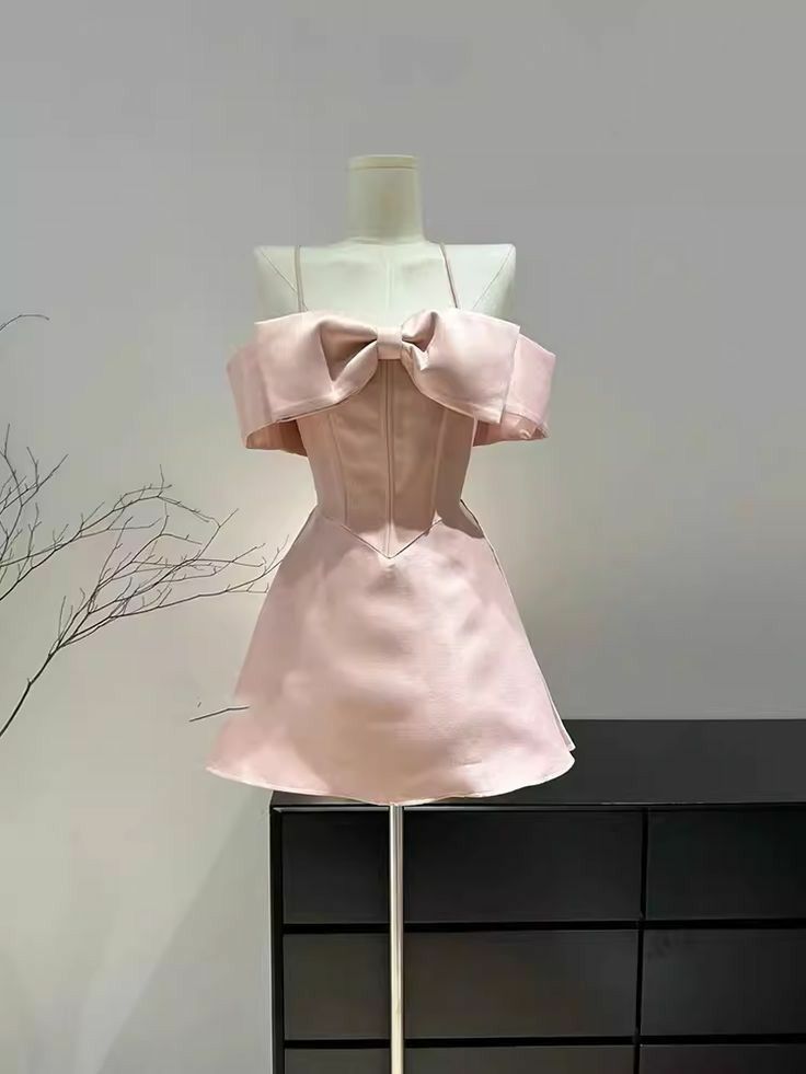 Süßes A-Linie Off Shoulder Pastellrosa Satin Abschlussballkleid Kurzes Geburtstagskleid RB4446