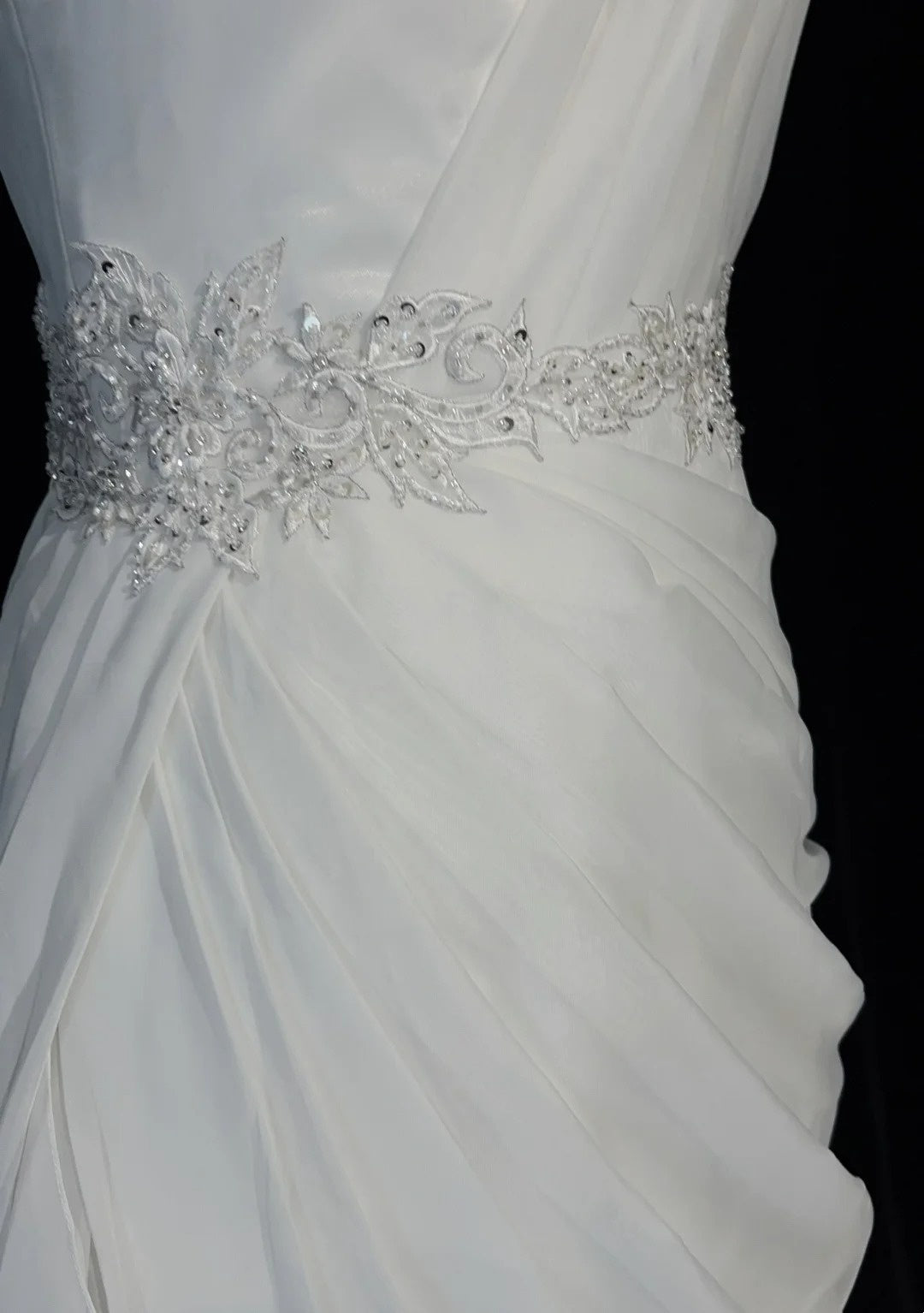 Robes de mariée uniques Fourreau Asymétrique Mousseline Blanche Longue Robe de Mariée N3105
