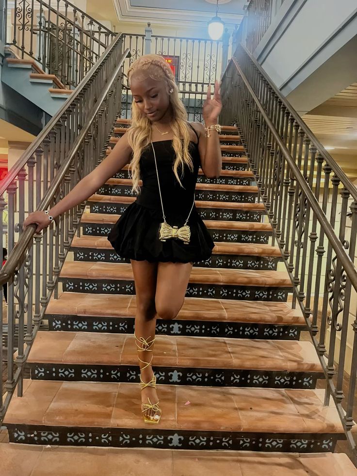 Élégant Trapèze Col Américain Pour Filles Noires Soirée Courte Inspo Rio Robe Hoco Idées Petites Robes de Rentrée Noires RB4057