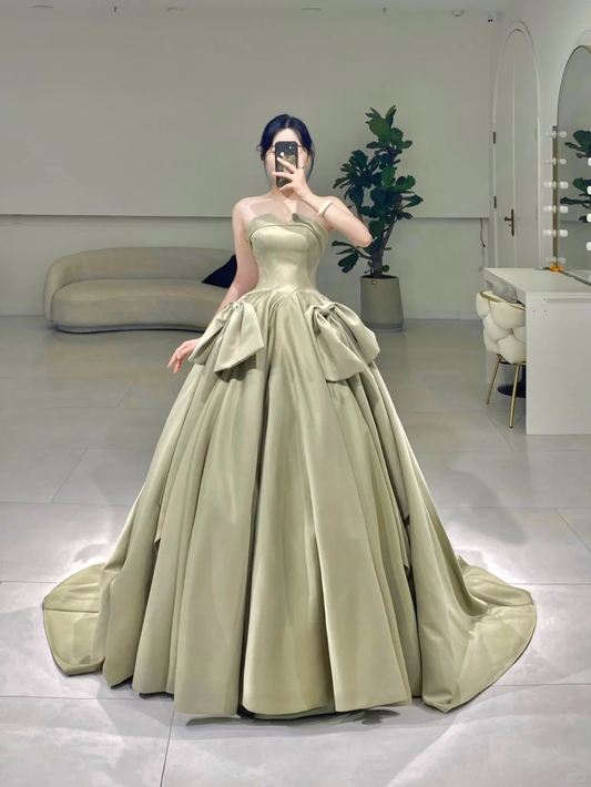 2000er Jahre trägerloses Ballkleid langes Quinceanera-Kleid wunderschönes Salbeigrün Quinceanera-Kleid Satin Sweet 15 16 Kleid A071
