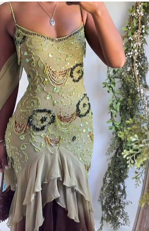 Sexy Ballkleid mit hohem/tiefem Saum, Spaghettiträgern, salbeigrünem Chiffon mit Perlen, halbformelles Abschlussballkleid für Teenager und Gymnasien AB1951