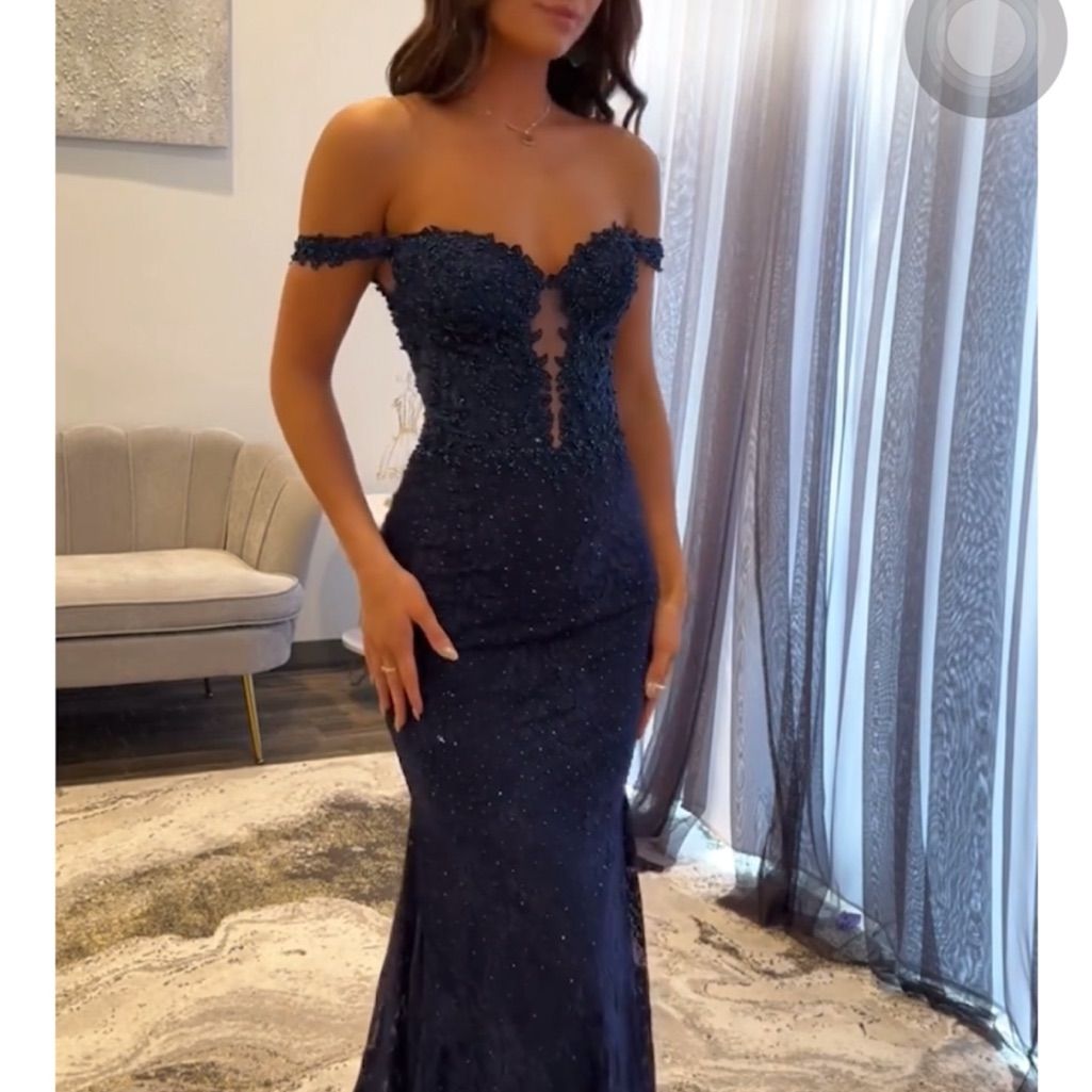 Ästhetisches marineblaues Meerjungfrauen-Abendkleid mit Spitzenapplikationen, lang, schulterfrei, Illusion-Schnitt, AB678