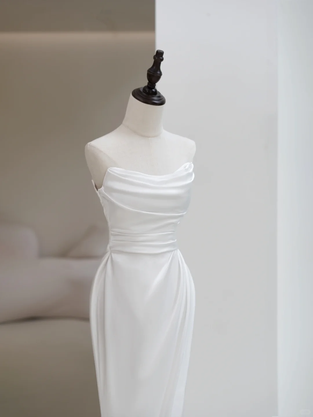 Robe de mariée sirène blanche sans bretelles et sans manches en satin avec fente pour femme, modèle AC045