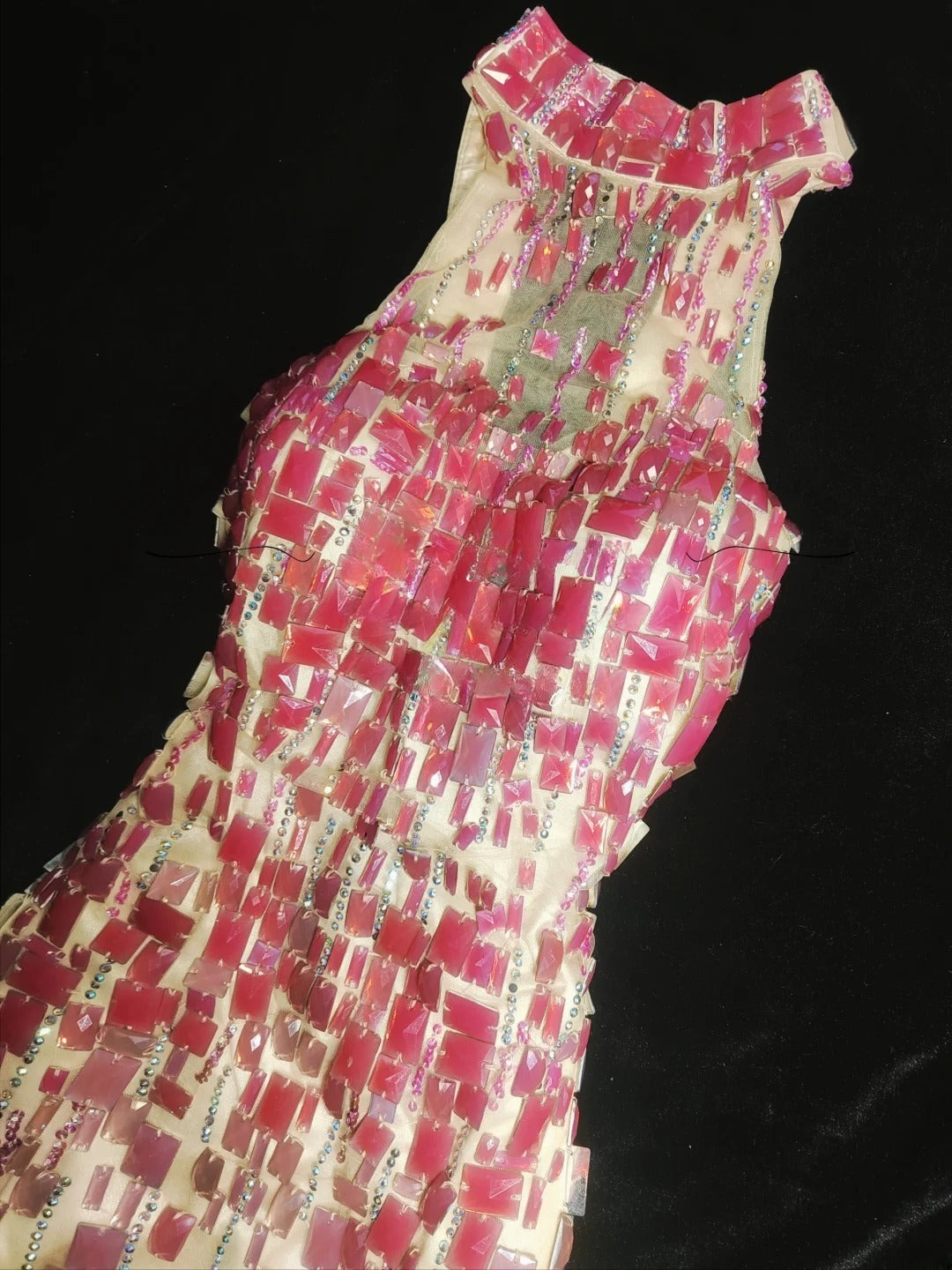 Robe de bal longue en tulle champagne, coupe trapèze, col rond et perles, style modeste, idéale pour les lycéennes et les jeunes filles en fin d'études (AB2514)
