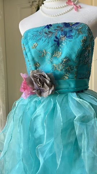 Blaues langes A-Linien-Abendkleid mit Spitze, trägerlos, bodenlang für schwarze Frauen RC0377