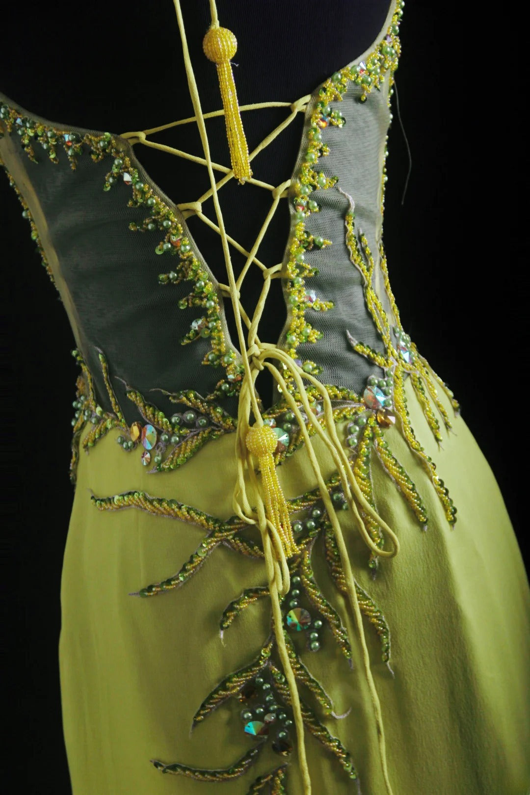 Glitzerndes A-Linien-Halterkleid aus smaragdgrünem Chiffon mit silbernen Perlen für Damen – langes, formelles Ballkleid zum 18. Geburtstag AS009