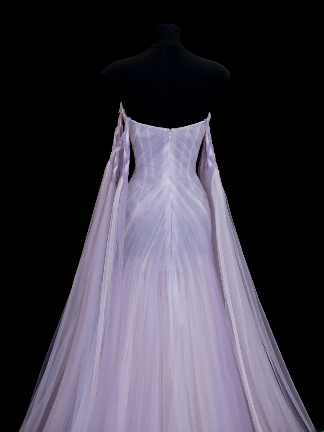 Elegantes, schulterfreies Meerjungfrauen-Abendkleid aus lila Tüll mit Cape-Stil – ein beeindruckendes langes Abendkleid für festliche Anlässe (SA010)