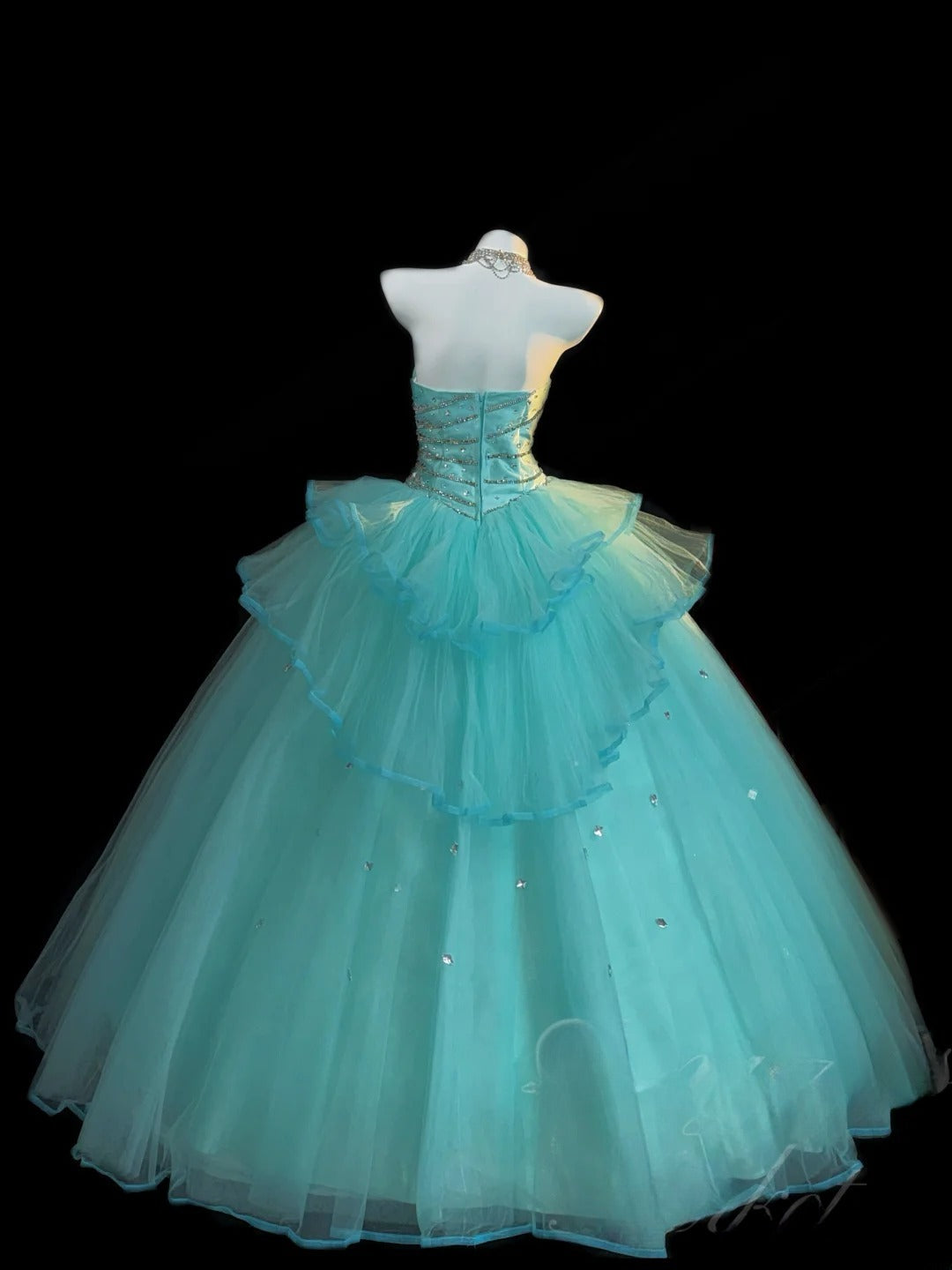 Niedliches Ballkleid, trägerlos, blau, Tüll mit silberner Perlenstickerei, langes Quinceanera-Kleid, vestido de 15 de cenicienta RB3371