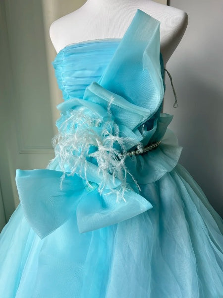 Langes, trägerloses blaues Sweet-16-Kleid als Ballkleid mit Rüschen RC0404