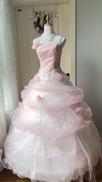 Quinceañera-Ballkleid zum 15. Geburtstag, Spaghettiträger, rosa Tüll mit Blumen, langes Kleid für den 15. Geburtstag RC0418