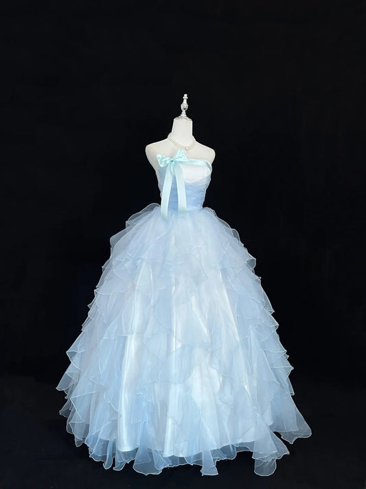 Atemberaubendes schulterfreies Ballkleid aus blauem Tüll mit gestuften Lagen, voluminöses Quinceañera-Kleid, Sweet 16 Outfit RB7431
