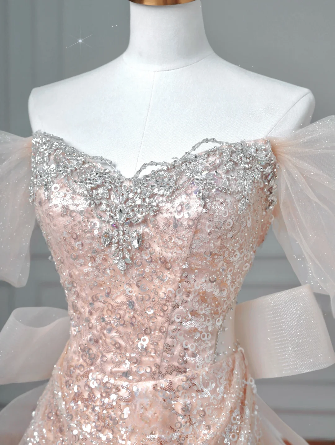 Robe de bal longue de soirée à sequins rose poudré, décolleté en cœur, style sirène scintillante, manches longues, tenue de soirée AQ066