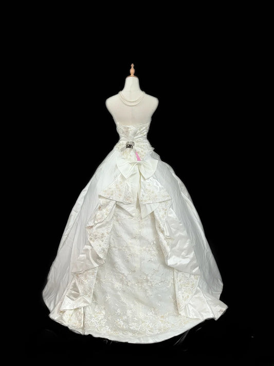 Princess Style Ball Gown Strapless Taffeta White With Lace Brides Gown Bridal Dress Long Wedding Dresses RB5780