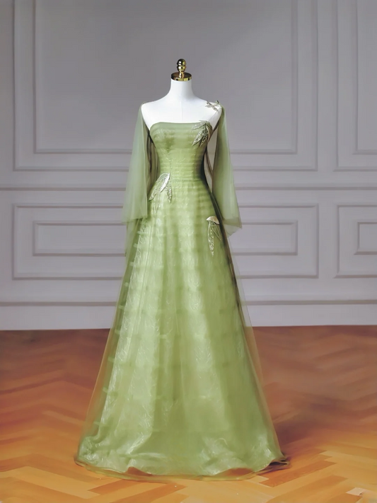 Märchenhaftes, trägerloses Ballkleid aus grünem Tüll mit Cape, langes, formelles, aufwendig besticktes Abendkleid mit Perlenbesatz, ideal für festliche Anlässe wie Abschlussball, Dinnerpartys und andere festliche Anlässe (AQ081)