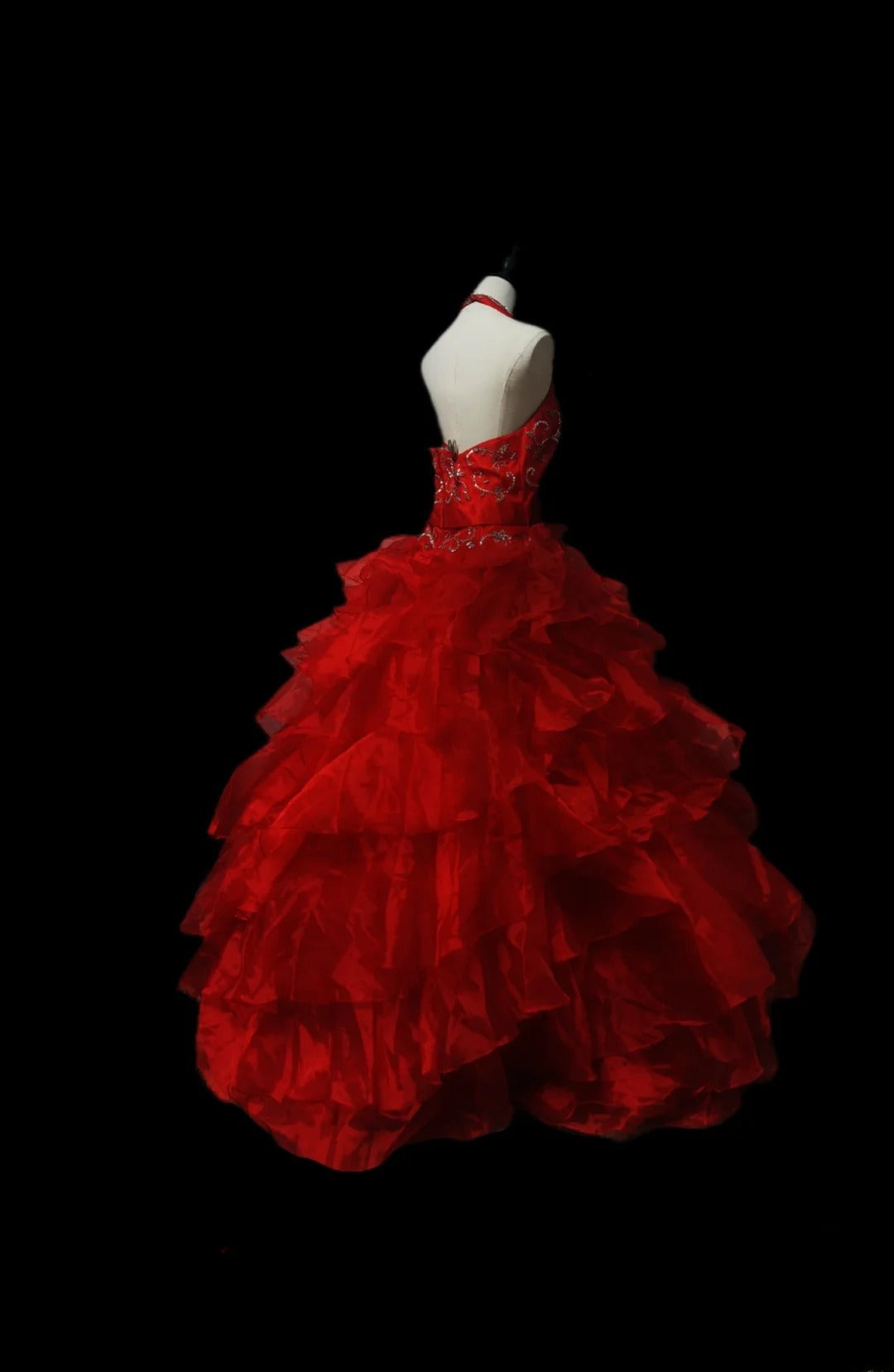 Robe de bal rouge unique à col halter et à volants ornée de perles, longue, idéale pour un mariage, une quinceañera, un anniversaire de 15 ou 16 ans (AS092)