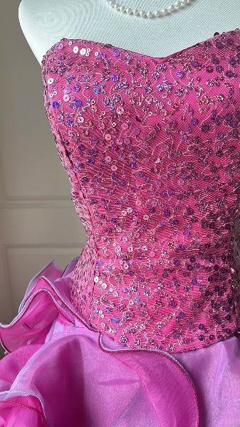 Quinceanera-Ballkleid für den 15. Geburtstag, herzförmiger Ausschnitt, Fuchsia, mehrlagig, bodenlang, Modell RC0488