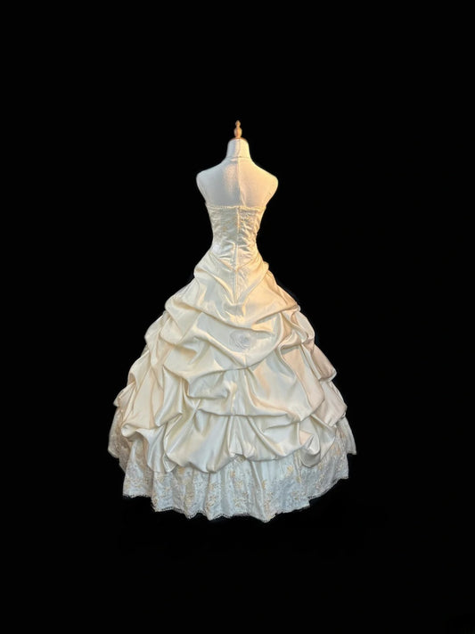 Romantic Princess Wedding Dress Ball Gown Strapless Ivory Taffeta Brides Gown Long Bridal Dress RB5794