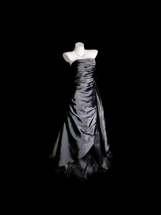 Graues Abschlussballkleid Ballkleid trägerlos Satin mit Rüschen bodenlanges formelles Partykleid RB9932