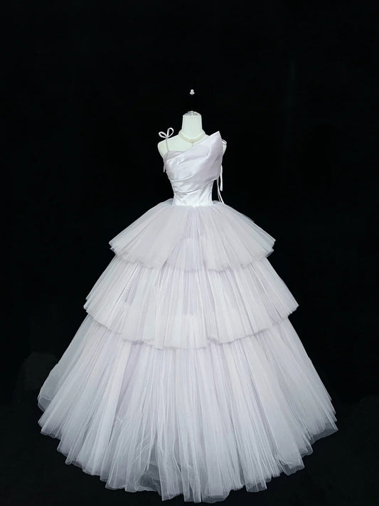 Bescheidenes Ballkleid mit Spaghettiträgern in Flieder mit gestuften Tülllagen, langes Quince-Kleid, voluminöses Sweet-16-Outfit, Vestido de 15 RB7509