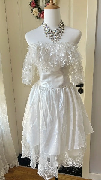 Schickes A-Linien-Brautkleid, schulterfrei, kurz, weiß, Spitze, Sommer-Brautkleid RC0515