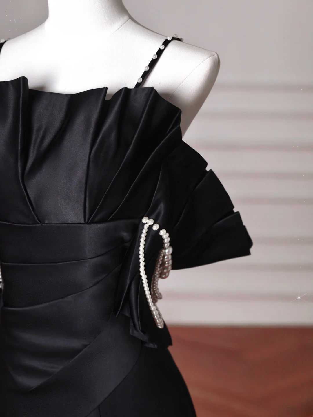Robe de bal sirène à fines bretelles noires, inspiration robe de bal en satin, robe de fin d'études AS152