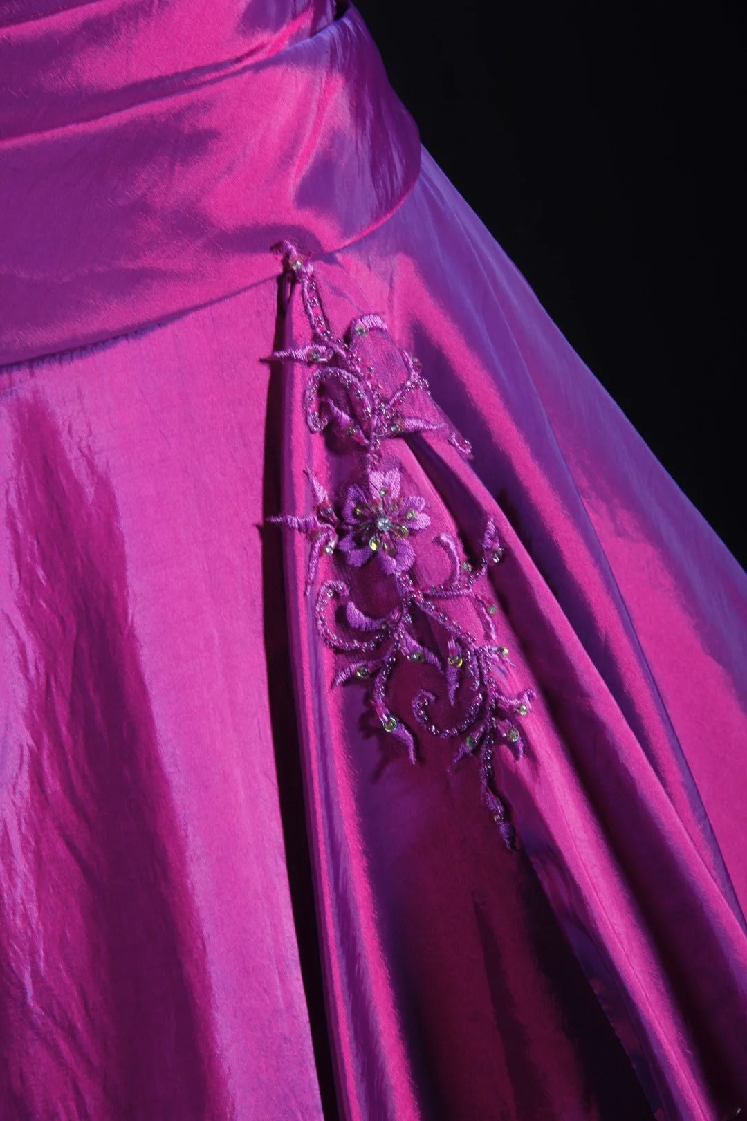 Vintage-Ballkleid, trägerloses, lilafarbenes Abendkleid im Stil der 1950er Jahre – ein beeindruckendes langes Abendkleid für Partys und festliche Anlässe (AS160).
