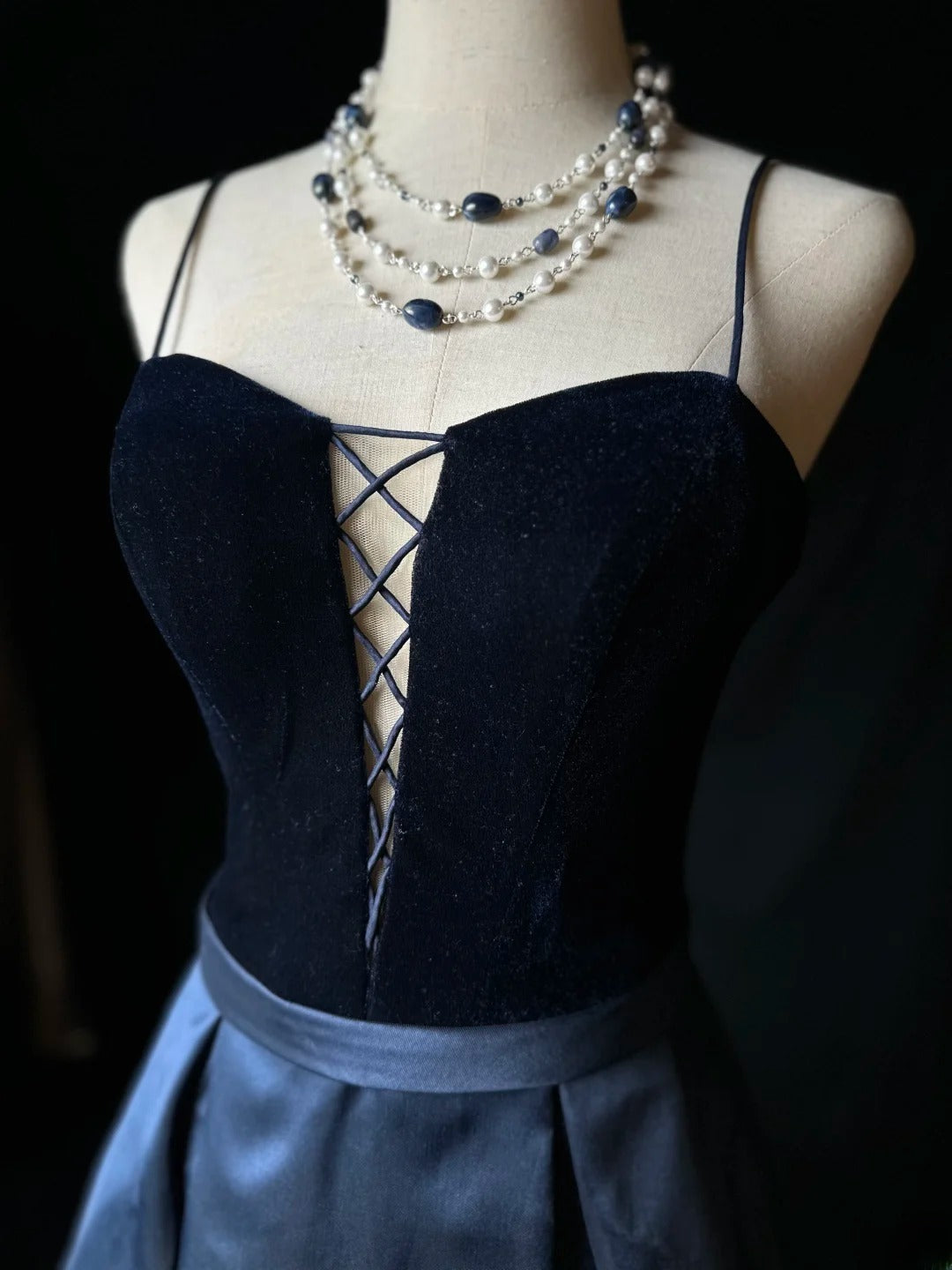 Vintage Prom Dresses A line Spaghetti Strap Navy Blue Satin Long Party Gown Formal Outfits RB5973