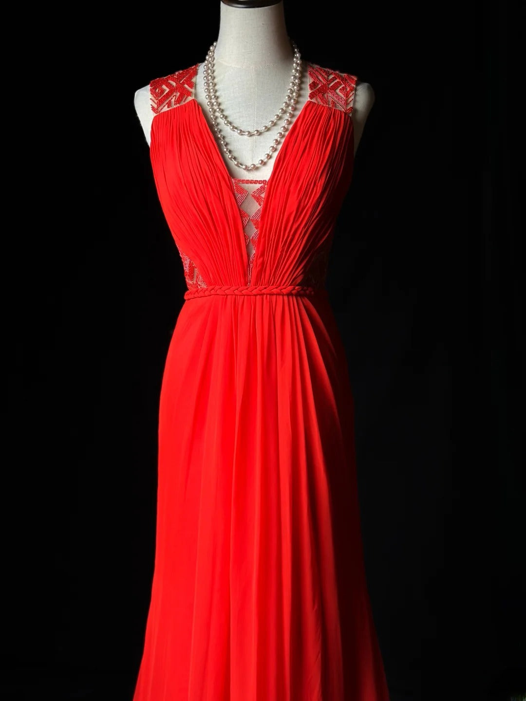 Chic Prom Dresses A line V Neckline Red Chiffon Open Back Sleeveless Long Formal Outfits RB5976