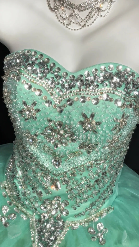 Prinzessin Ballkleid Trägerlos Grün Tüll Lang mit Perlen Korsett Enganliegend Sweet 16 Kleider Seventeen Quince Kleid RB3607